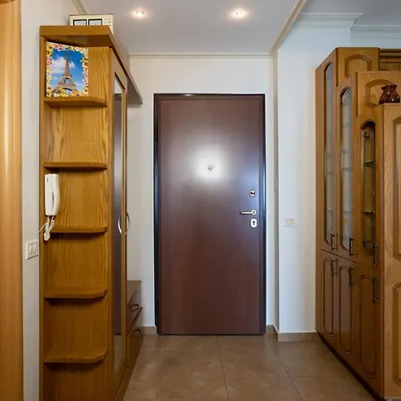 Premium Beachfront شقة *